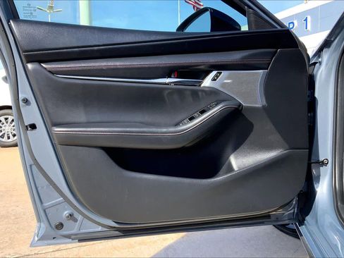 Used 2023 MAZDA MAZDA3 s image 20