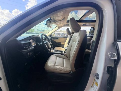 Used 2020 Ford Explorer XLT w/ Equipment Group 202A AWD/4WD image 19
