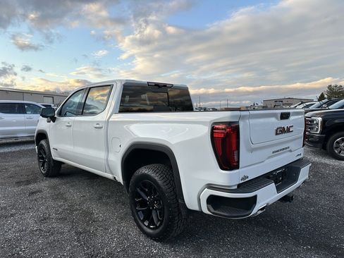 Used 2024 GMC Sierra 1500 AT4 image 8