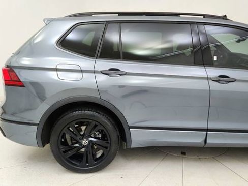 Used 2023 Volkswagen Tiguan SE R-Line image 12