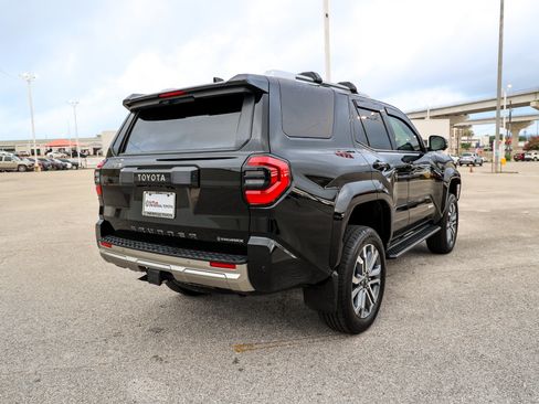 Used 2025 Toyota 4Runner Limited AWD/4WD image 7
