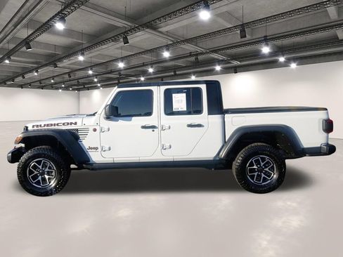 Used 2024 Jeep Gladiator Rubicon w/ Convenience Group AWD/4WD image 13