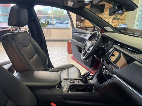 Used 2022 Cadillac XT5 Premium Luxury AWD/4WD image 28