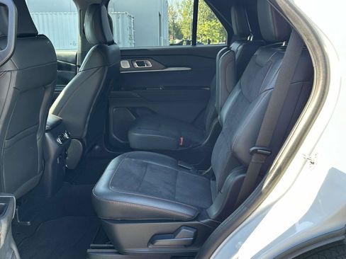 Used 2025 Ford Explorer ST w/ Sun And Sound Package AWD/4WD image 10
