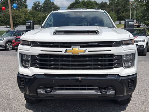 Used 2025 Chevrolet Silverado 2500 Custom w/ Custom Value Package AWD/4WD image 3
