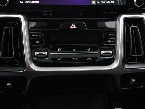 Used 2022 Kia Sorento S w/ Panoramic Sunroof Package AWD/4WD image 48