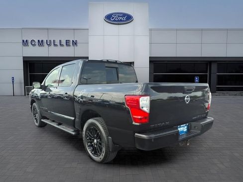 Used 2018 Nissan Titan SV w/ SV Convenience Package AWD/4WD image 7