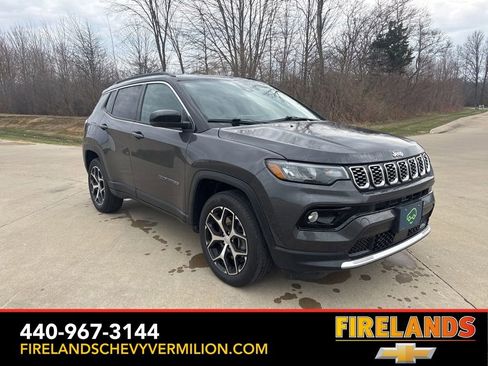 Used 2024 Jeep Compass Limited image 11