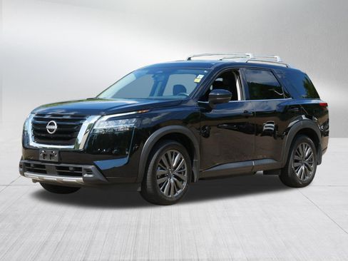 Certified 2024 Nissan Pathfinder SL w/ SL Premium Package AWD/4WD image 3