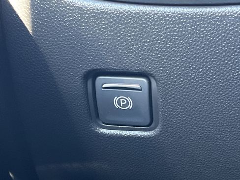 Used 2023 Chevrolet Blazer LT image 14