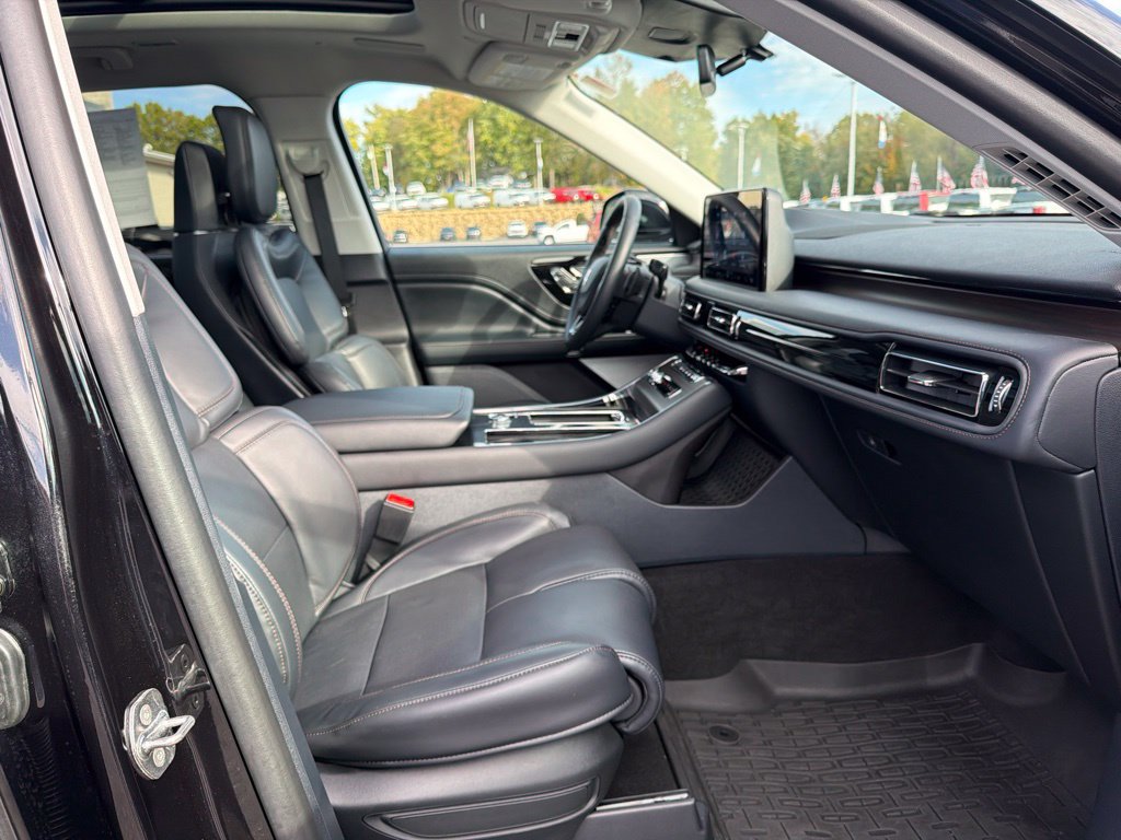 Used 2026 Lincoln Aviator Reserve AWD/4WD image 38