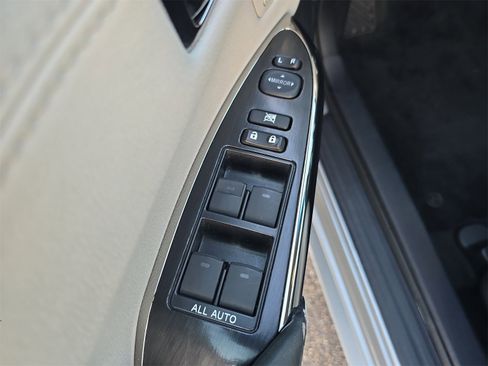 Used 2017 Toyota Avalon Touring image 14