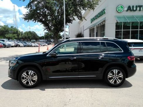 Used 2024 Mercedes-Benz GLB 250 w/ Driver Assistance Package image 14