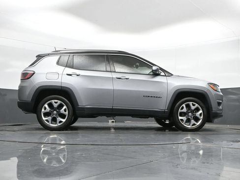 Used 2018 Jeep Compass Limited AWD/4WD image 40