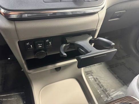 Used 2018 Toyota Sienna XLE AWD/4WD image 27
