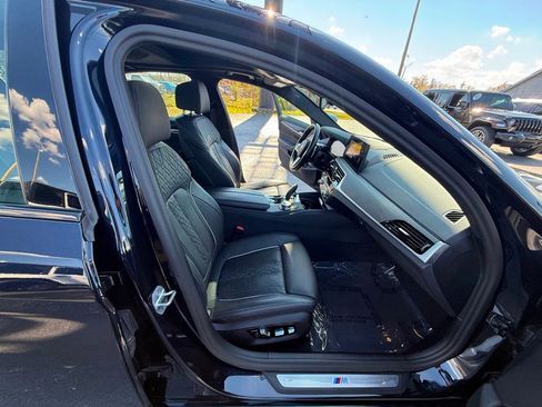 Used 2023 BMW 530i xDrive image 34