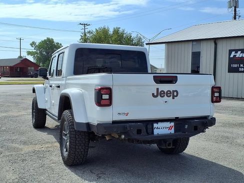 Used 2024 Jeep Gladiator Mojave AWD/4WD image 3