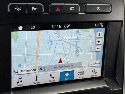 Used 2018 Ford F150 Platinum w/ Equipment Group 701A Luxury image 21