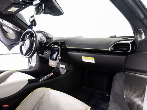 Used 2023 McLaren Artura image 32