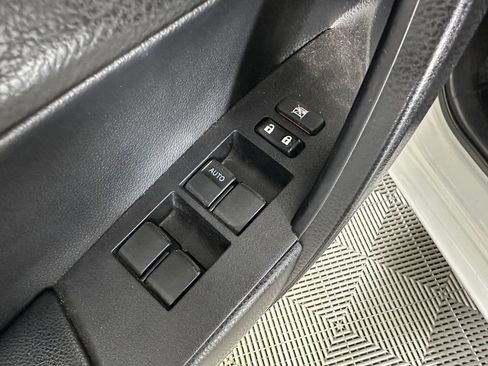 Used 2019 Toyota Corolla SE image 11