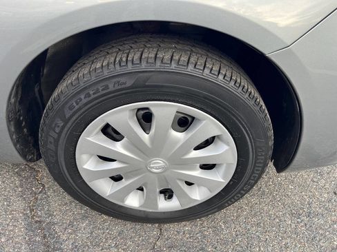 Used 2012 Nissan Versa SV w/ Convenience Pkg image 14