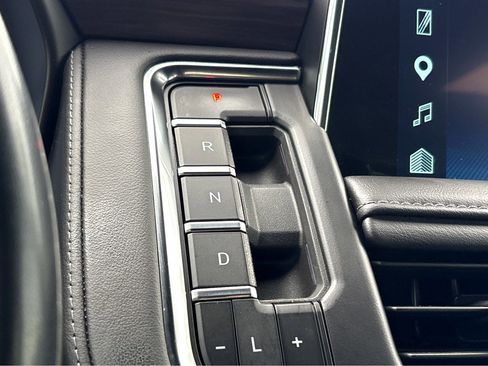Used 2024 Chevrolet Tahoe Z71 AWD/4WD image 16