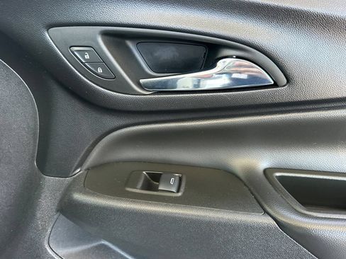 Used 2024 Chevrolet Equinox LT FWD image 22