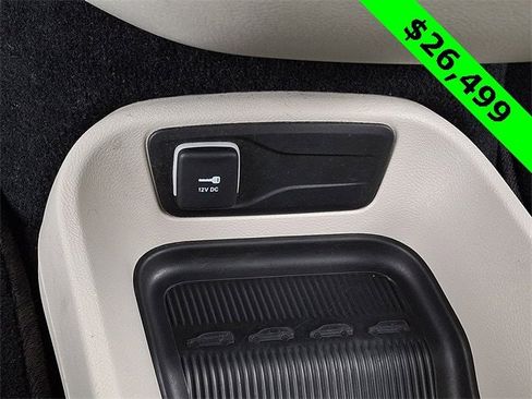 Certified 2024 Chrysler Pacifica Touring-L image 27