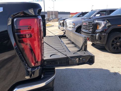 Used 2024 GMC Sierra 2500 SLT w/ SLT Convenience Package image 24