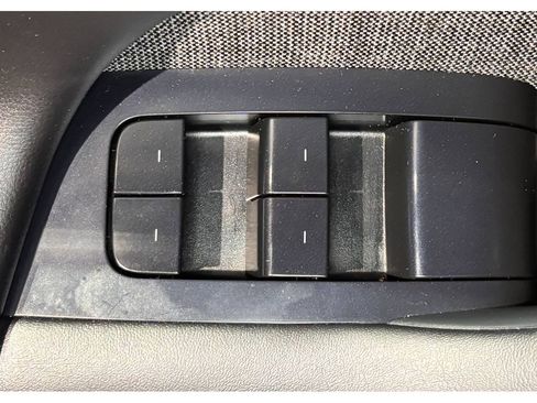 Used 2025 Tesla Model X image 35