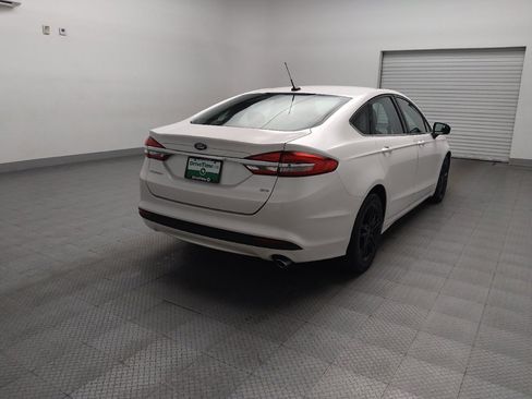 Used 2018 Ford Fusion SE FWD image 9