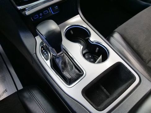 Used 2021 Jeep Grand Cherokee Laredo X image 25