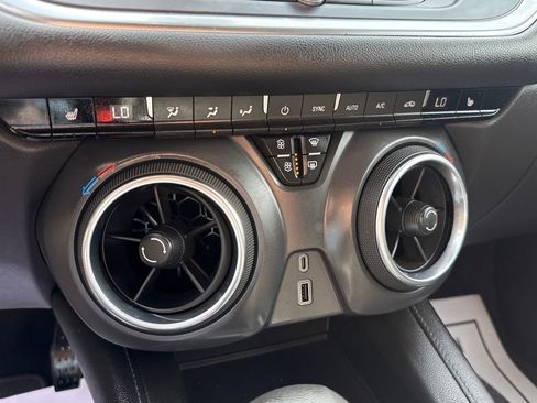 Used 2021 Chevrolet Blazer LT FWD image 18