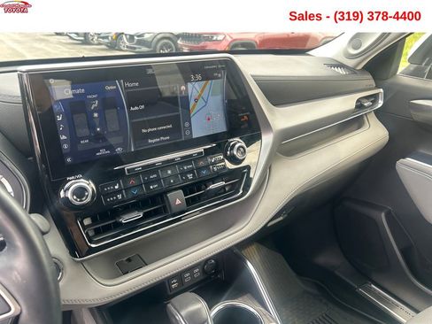 Used 2022 Toyota Highlander Platinum AWD/4WD image 15