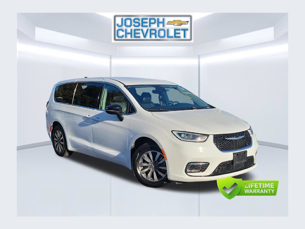Used 2024 Chrysler Pacifica Limited FWD 360° Tour