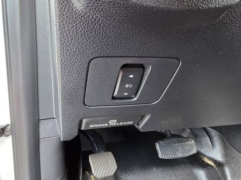 Used 2019 Ford F350 Lariat w/ Chrome Package image 18