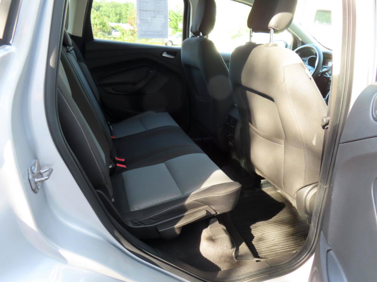 Used 2019 Ford Escape SE FWD image 20