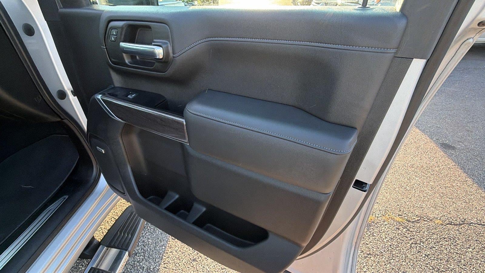 Used 2020 Chevrolet Silverado 3500 LTZ AWD/4WD image 17