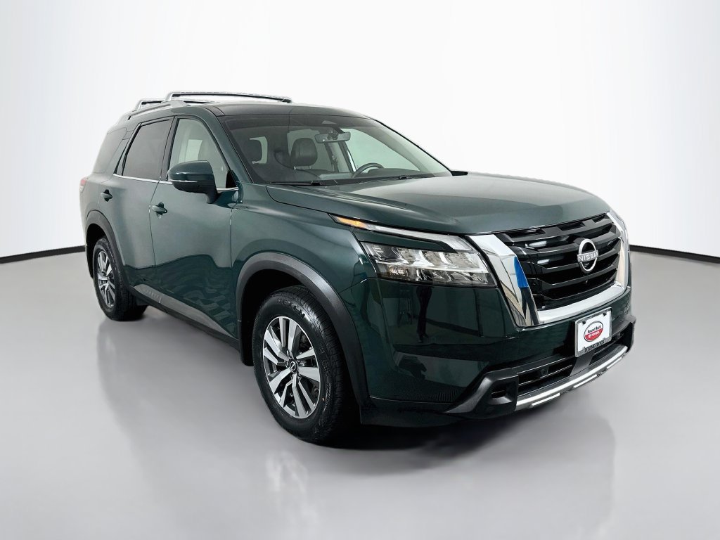 Used 2024 Nissan Pathfinder SL AWD/4WD image 3