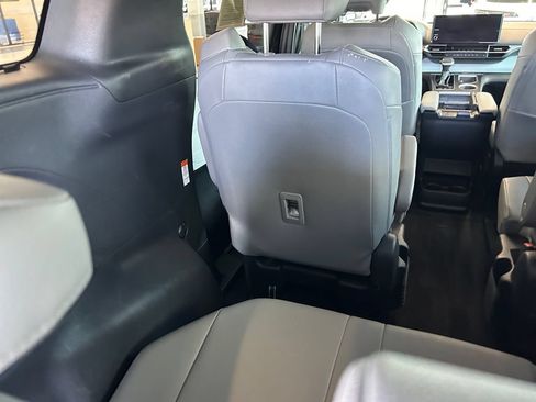 Used 2026 Toyota Sienna XLE AWD/4WD image 17