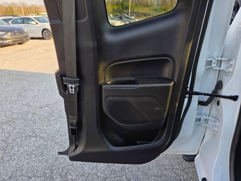 Used 2018 Chevrolet Colorado W/T image 18