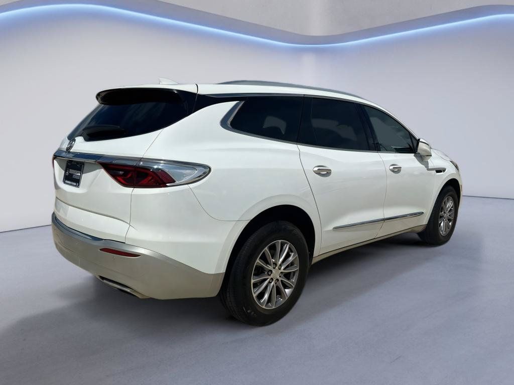 Used 2023 Buick Enclave Essence FWD image 2