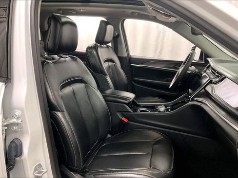 Used 2022 Jeep Grand Cherokee Limited 4xe w/ MOPAR Finishing Package image 11