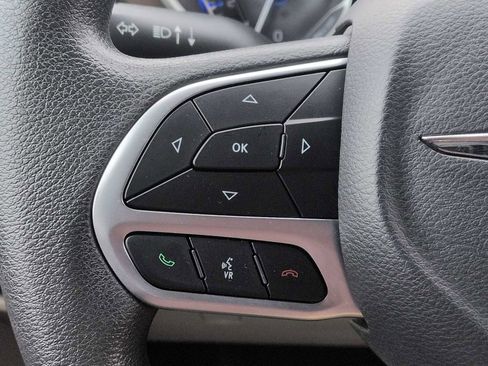 Used 2018 Chrysler Pacifica Touring Plus image 19