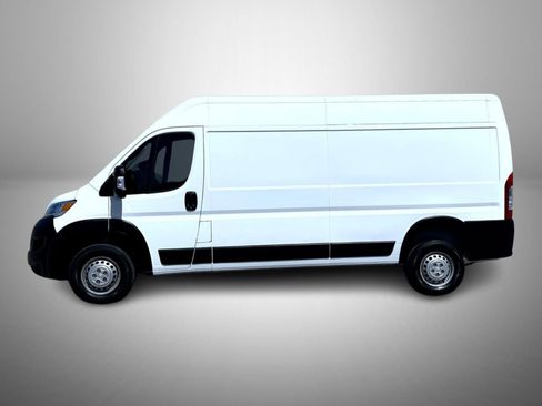 Used 2024 RAM ProMaster 2500 w/ Storage Group FWD image 8