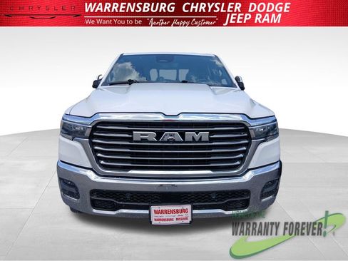 Used 2025 RAM 1500 Laramie AWD/4WD image 7