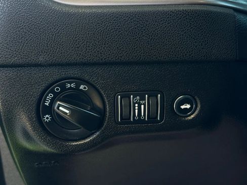 Used 2023 Dodge Charger R/T w/ Blacktop Package image 38