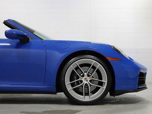 Used 2025 Porsche 911 Carrera RWD image 11