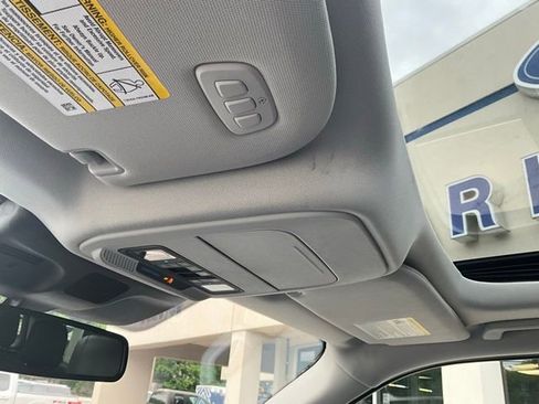 Used 2025 Ford Expedition Active AWD/4WD image 15