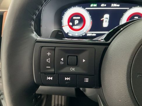 Used 2025 Nissan Pathfinder Platinum w/ Cargo Package image 11